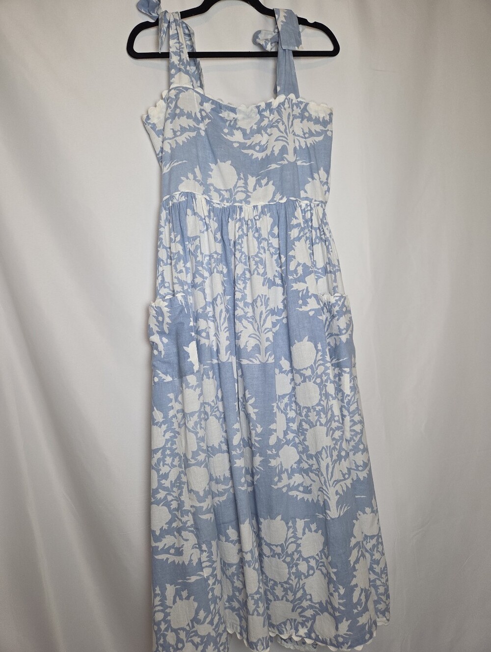 Blue And White Floral Tie Shoulder Cotton Dress - Picture 7 of 14